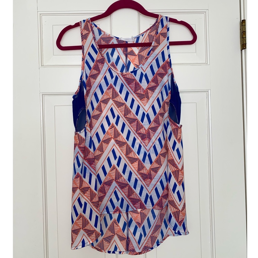 High/low Geo Print Cutout Flowy Tank - XS